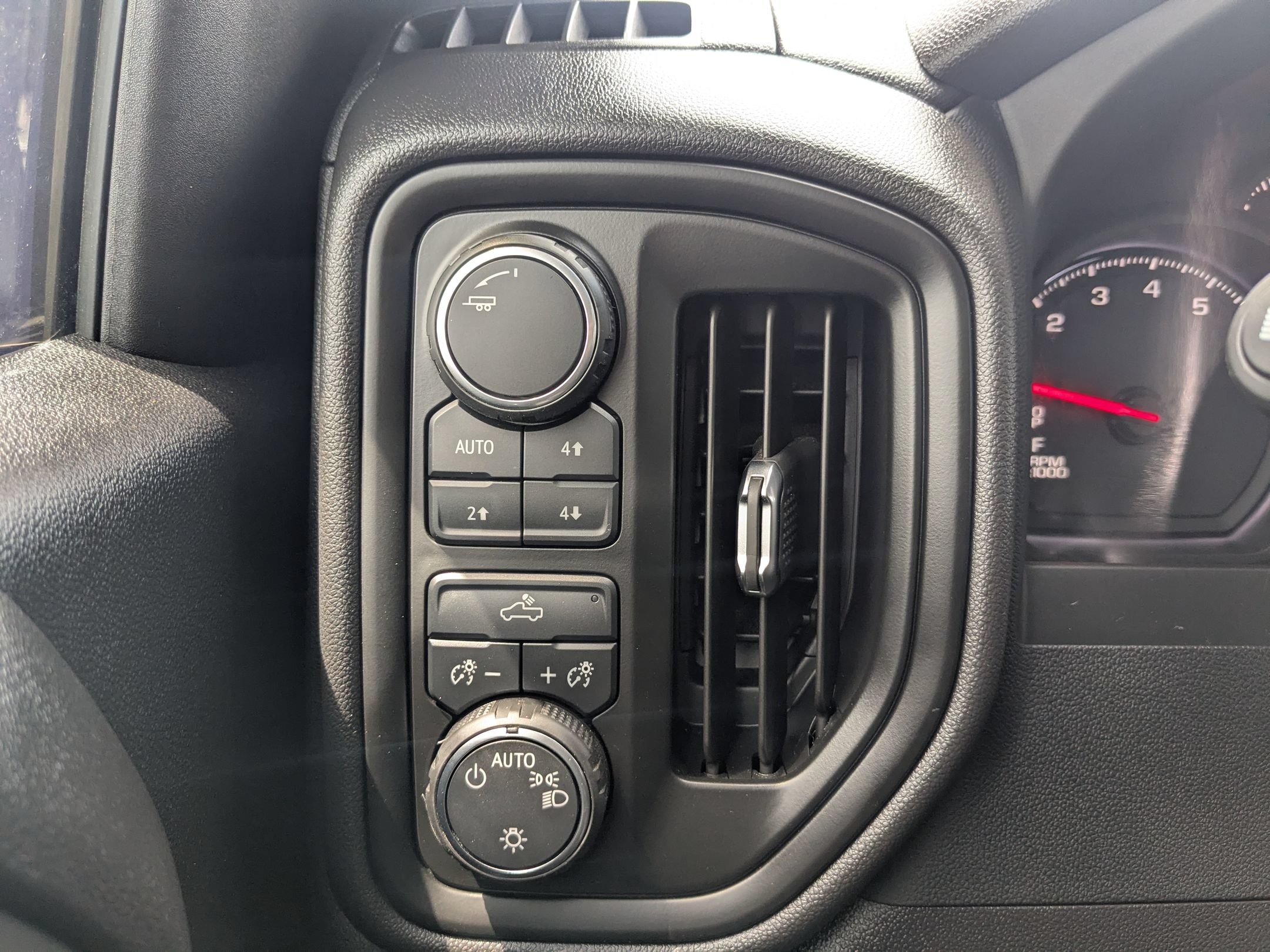 Used 2024 Chevrolet Silverado 1500 Custom Trail Boss AWD/4WD image 20
