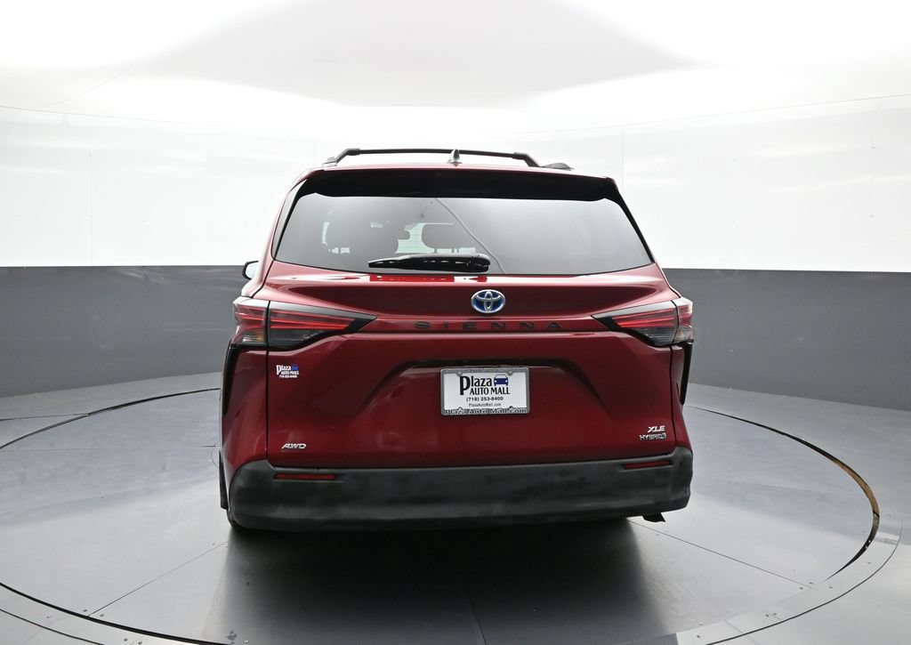 Certified 2022 Toyota Sienna XLE AWD/4WD image 7