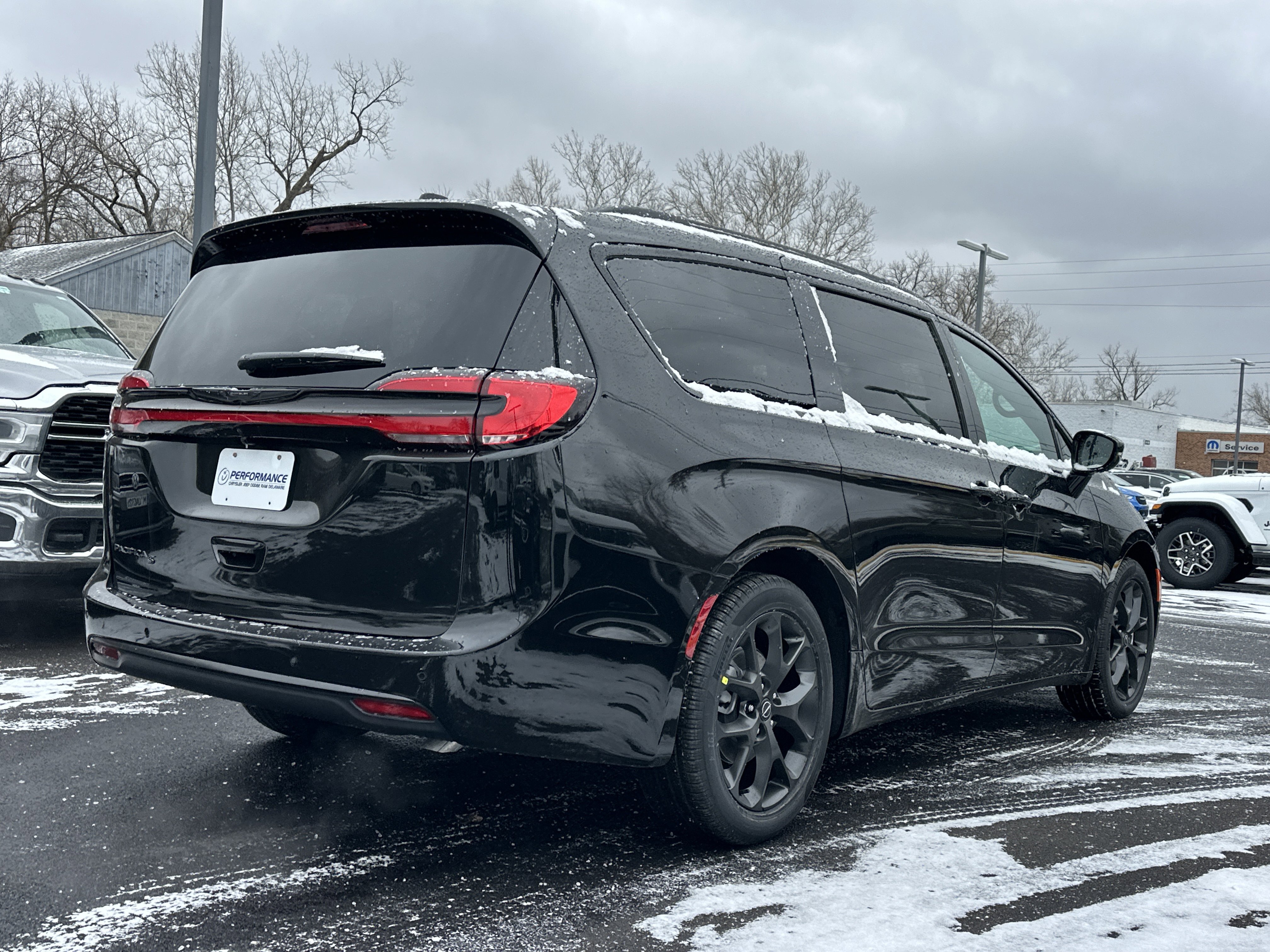 New 2026 Chrysler Pacifica Select image 16