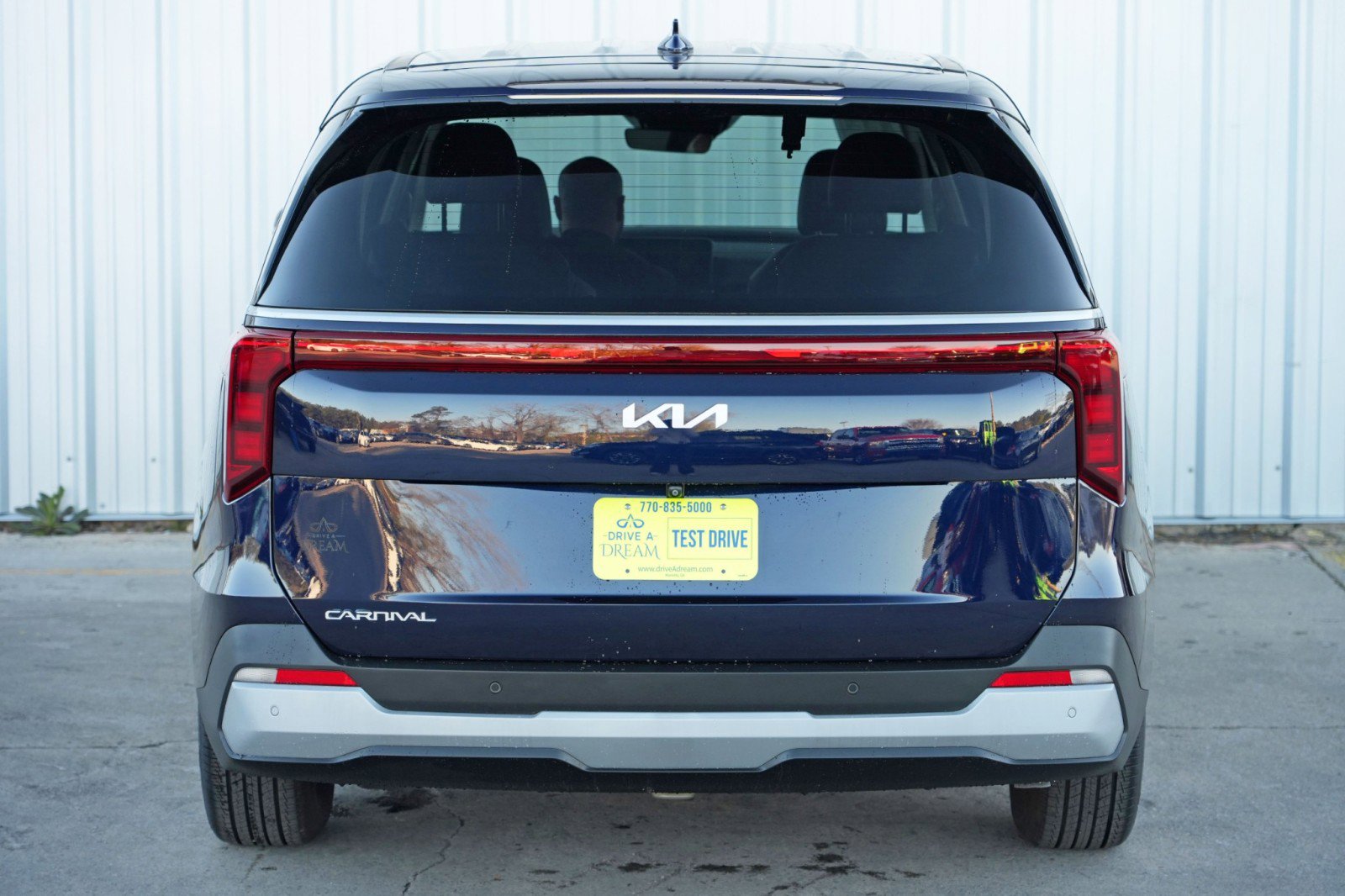 Used 2025 Kia Carnival FWD image 48