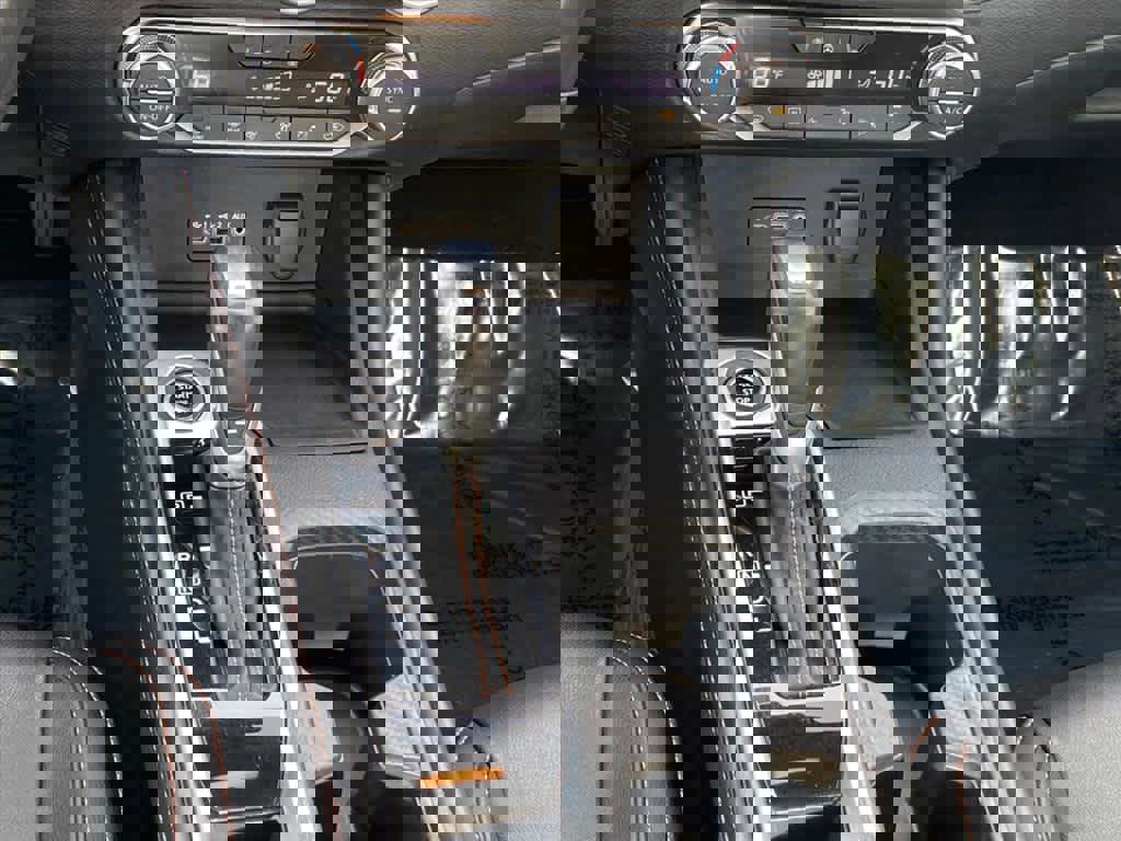 Used 2023 Nissan Sentra SR w/ SR Premium Package image 10