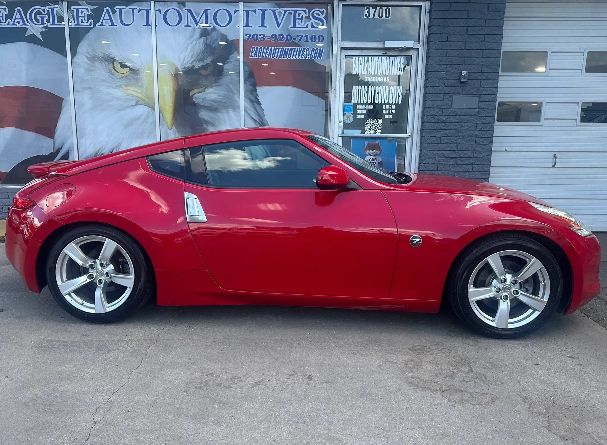 Used 2012 Nissan 370Z Coupe RWD image 2