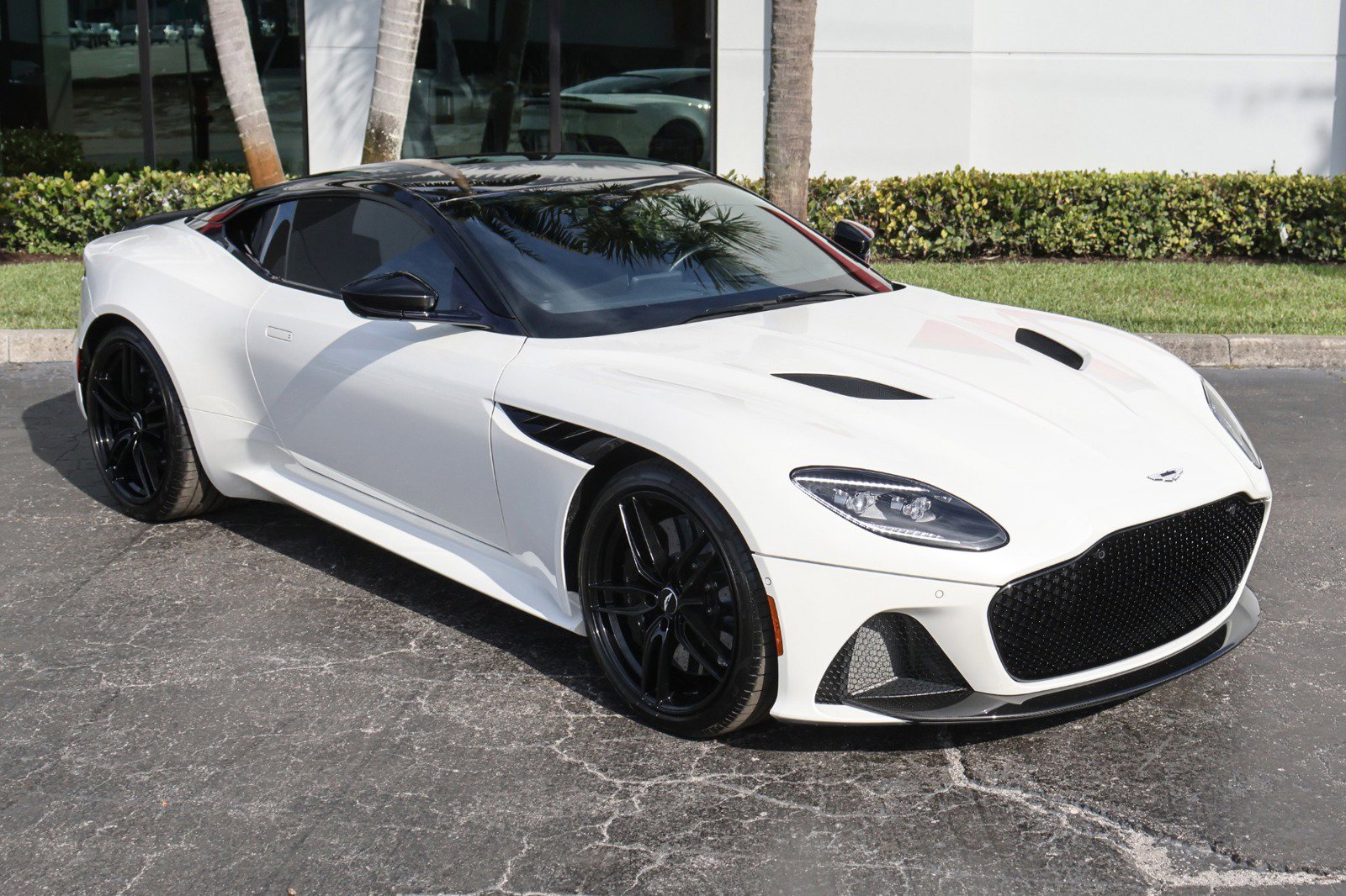 Used 2019 Aston Martin DBS Superleggera image 14