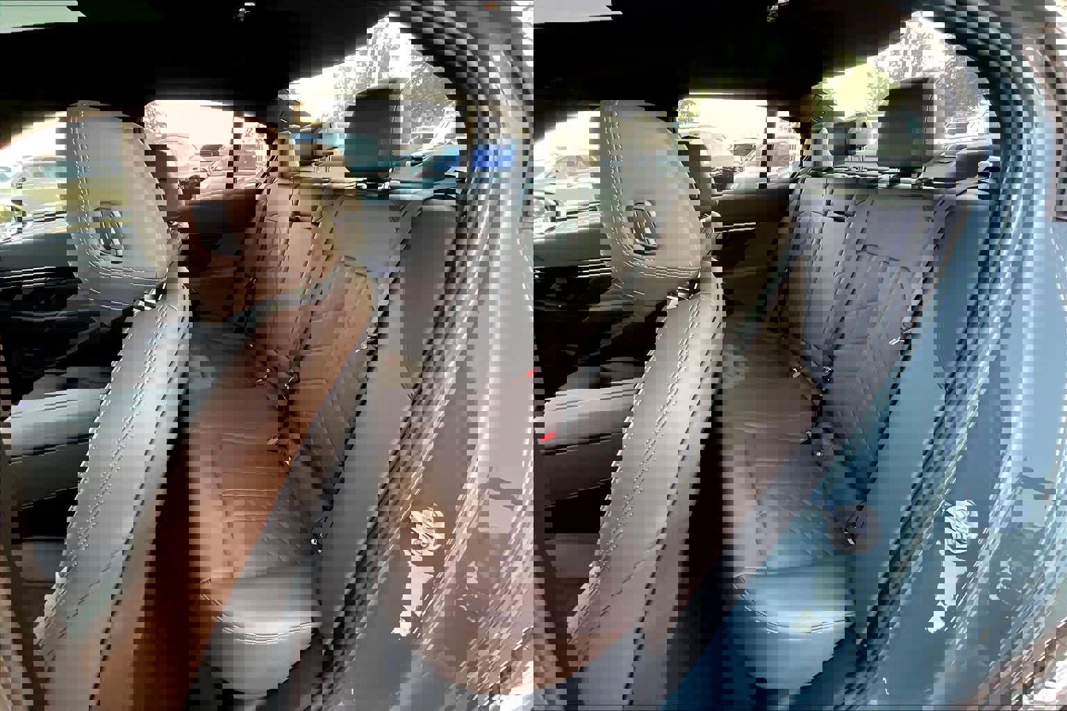 Used 2024 BMW 530i w/ Convenience Package image 29