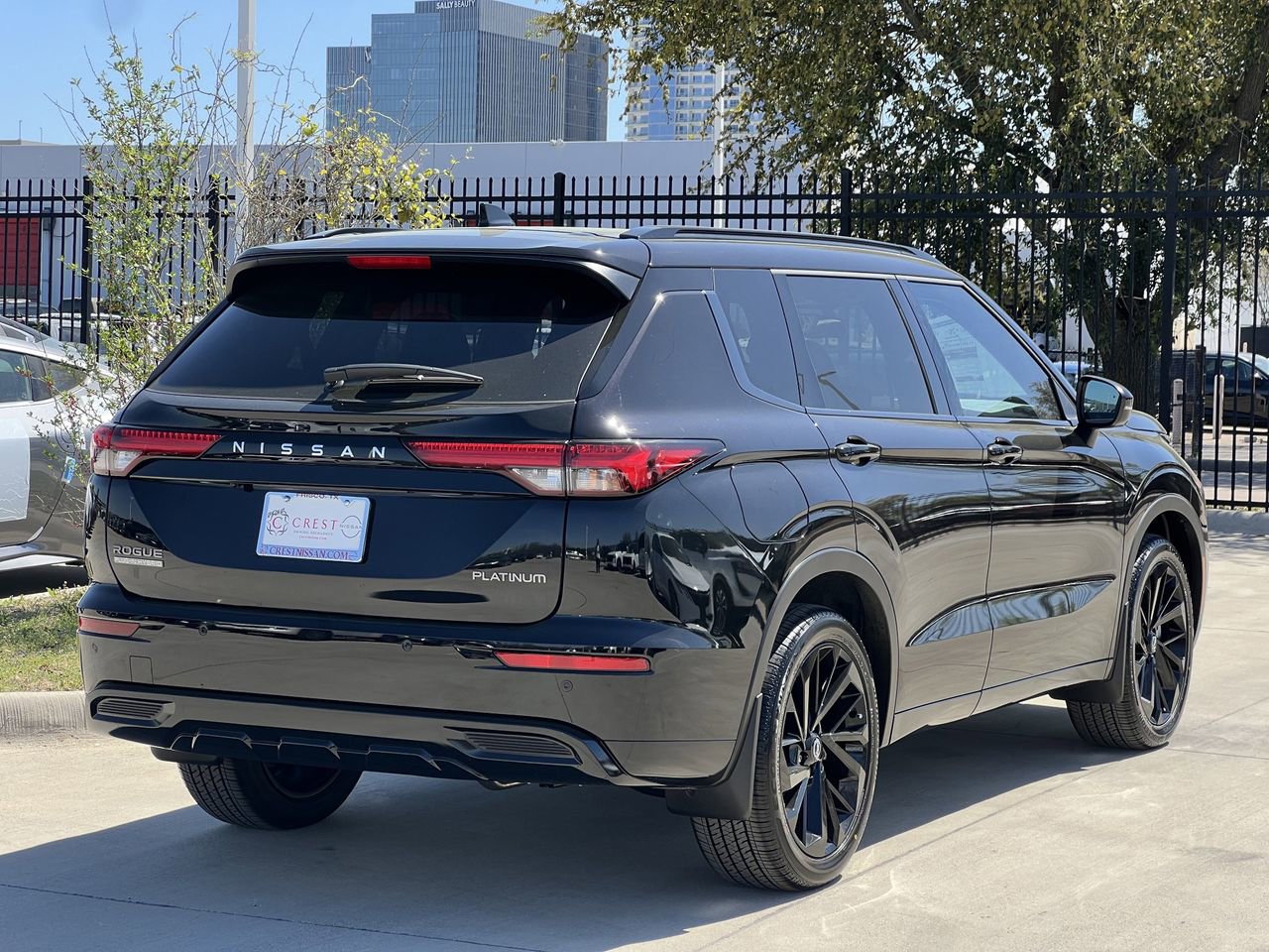 New 2026 Nissan Rogue Platinum image 4