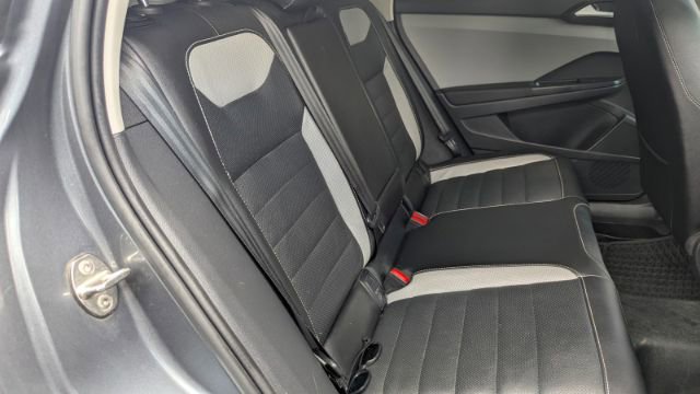 Used 2022 Volkswagen Taos SEL w/ Panoramic Sunroof Package image 21