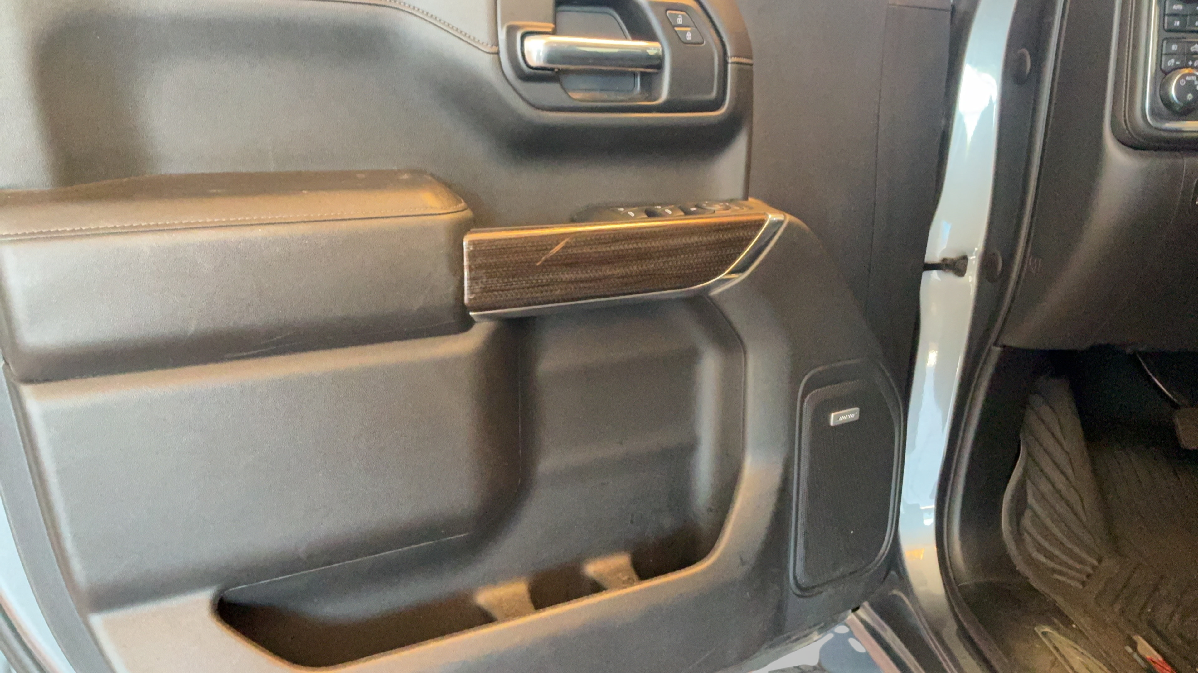 Used 2022 Chevrolet Silverado 1500 LT Trail Boss w/ Convenience Package II AWD/4WD image 24