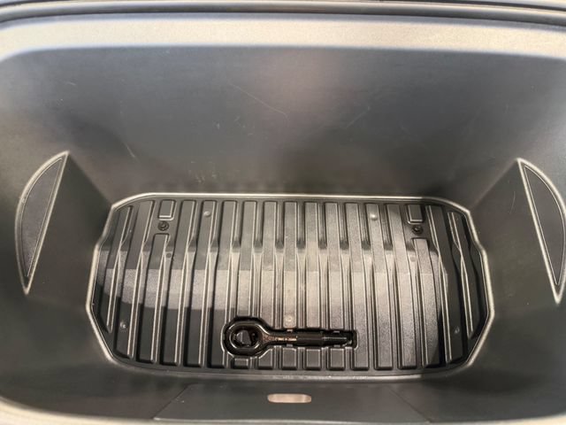 Used 2021 Tesla Model Y Long Range AWD/4WD image 29