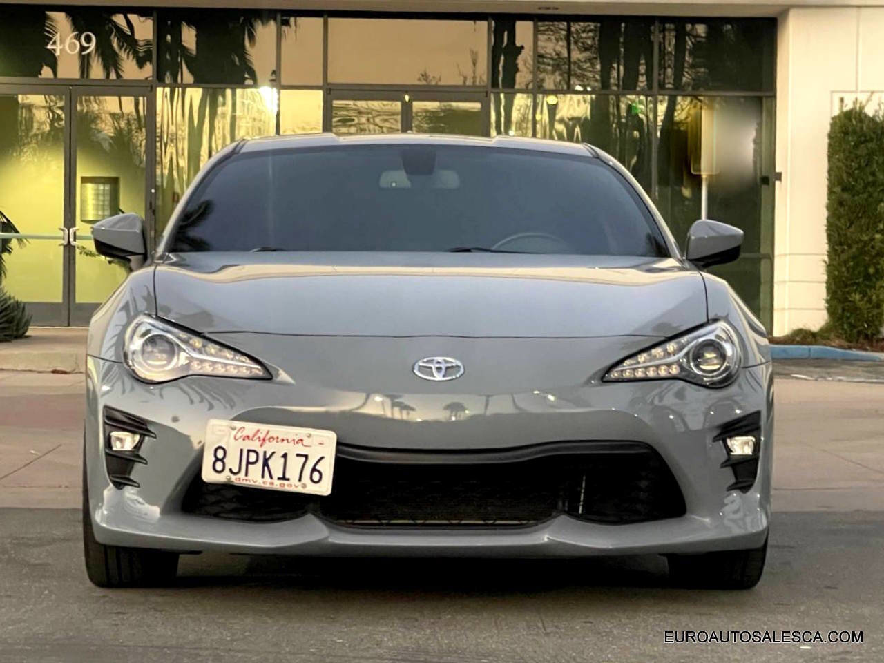 Used 2018 Toyota 86 image 2