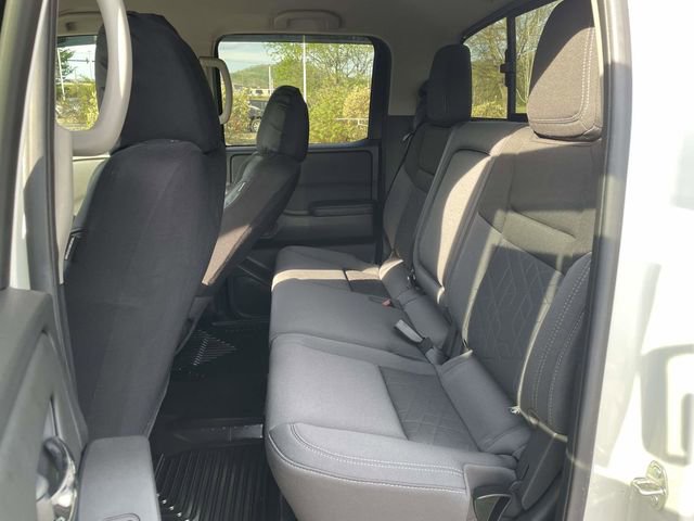 Used 2025 Nissan Frontier SV AWD/4WD image 13