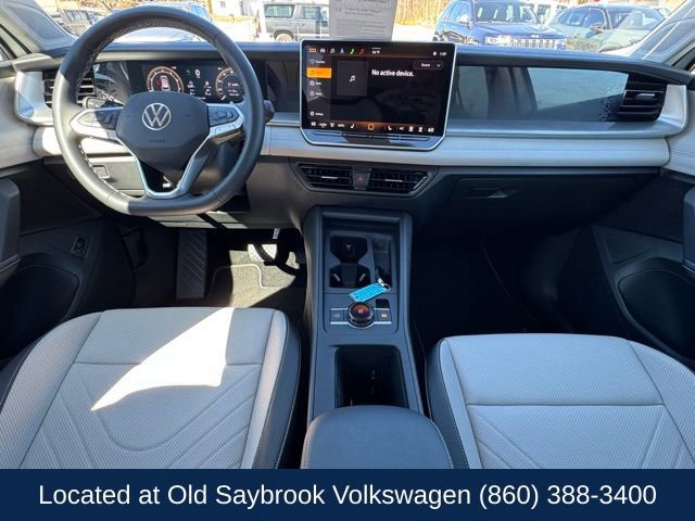 Used 2025 Volkswagen Tiguan SE image 14