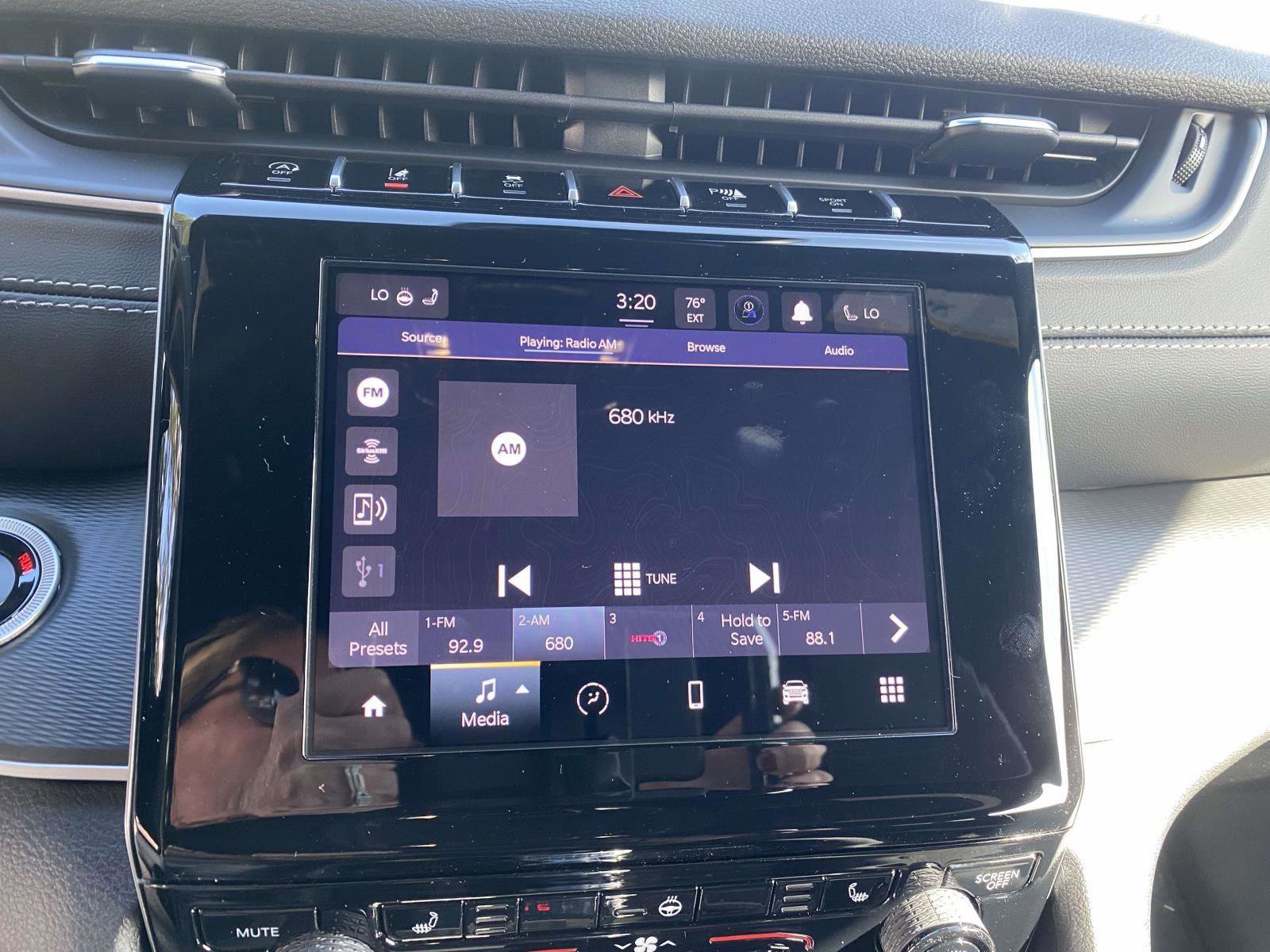 New 2025 Jeep Grand Cherokee L Laredo w/ Luxury Tech Group I image 8