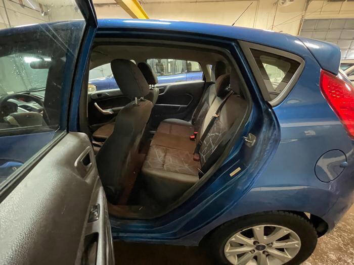 Used 2011 Ford Fiesta SE w/ 202A Rapid Spec Order Code image 23