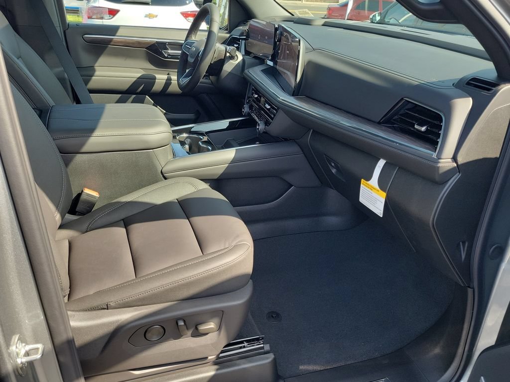 New 2026 Chevrolet Suburban LT w/ Comfort Package RWD image 18