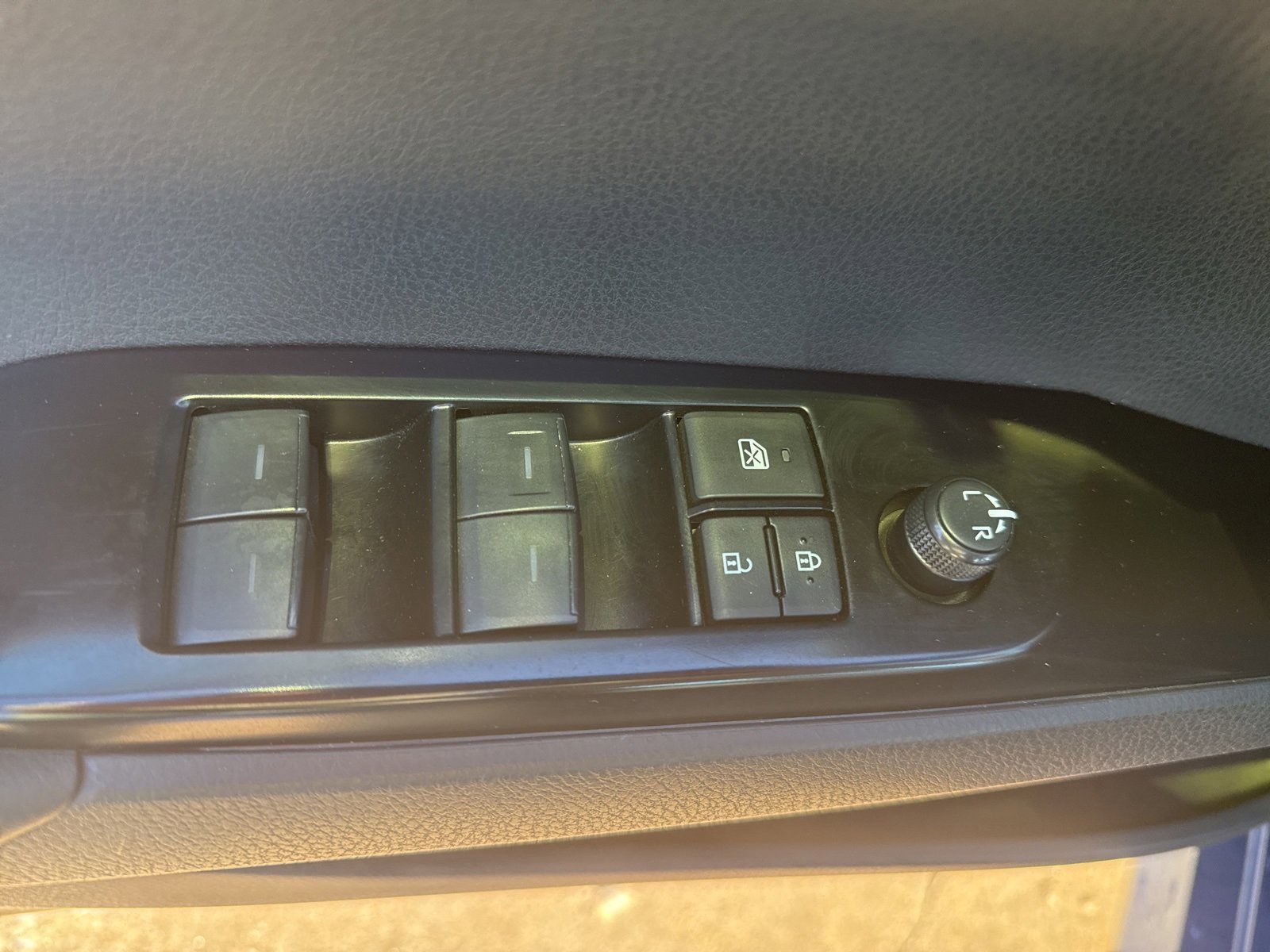 Used 2025 Toyota Camry LE image 10