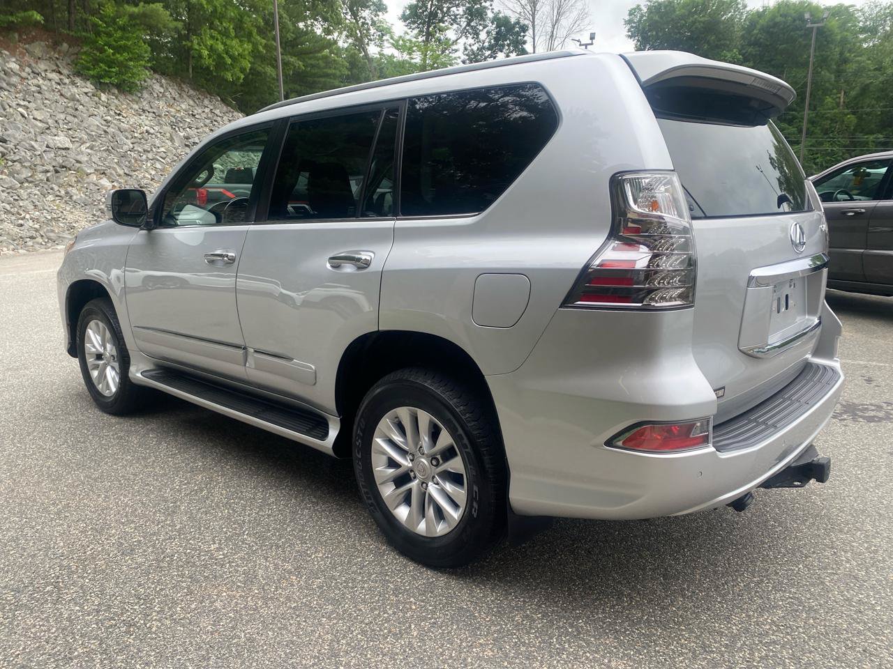 Used 2019 Lexus GX 460 Premium AWD/4WD image 3