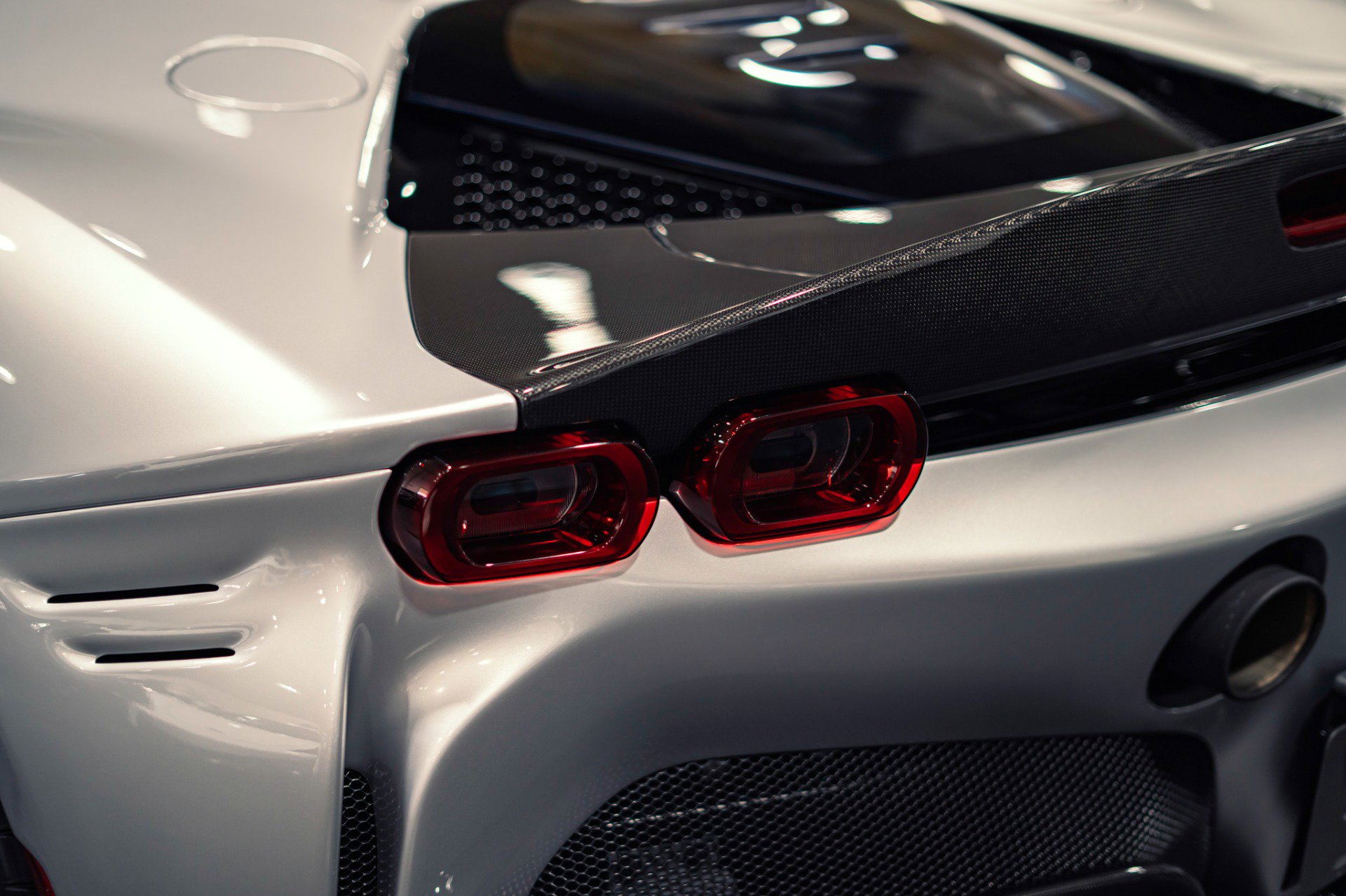 Used 2021 Ferrari SF90 Stradale image 31