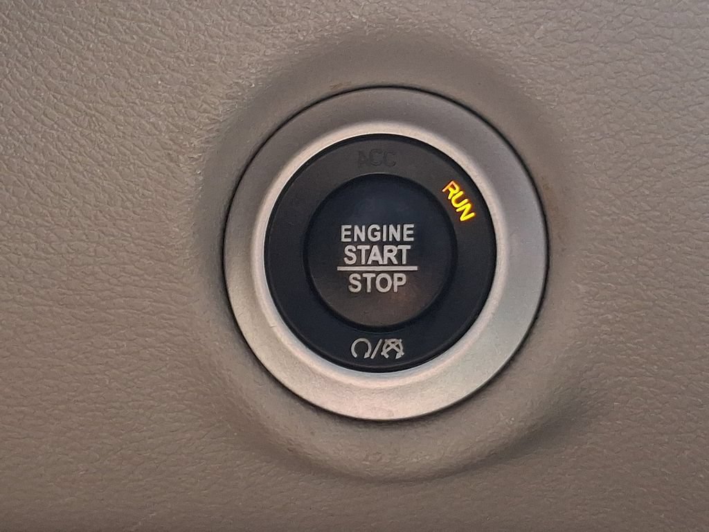 Used 2020 Chrysler Pacifica Touring-L Plus FWD image 28