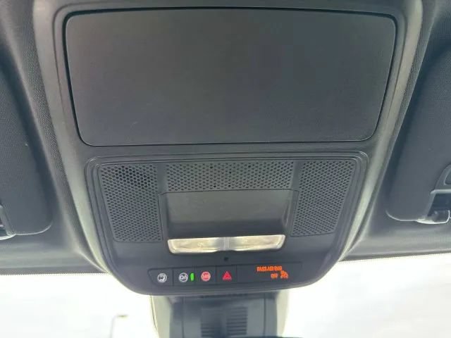 Used 2025 Chevrolet Equinox LT FWD image 40