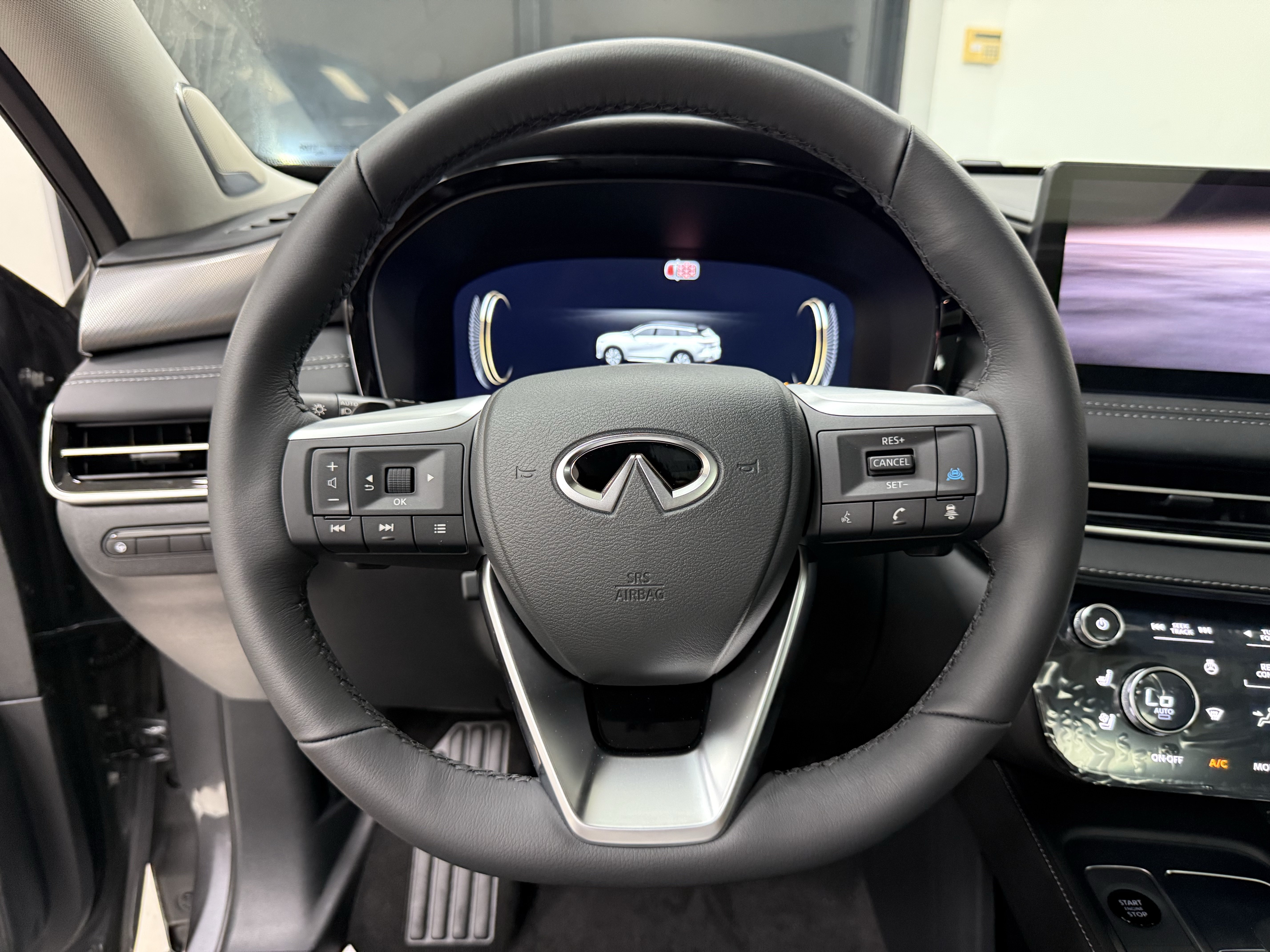 Certified 2027 INFINITI QX60 Luxe w/ Cargo Package FWD image 18