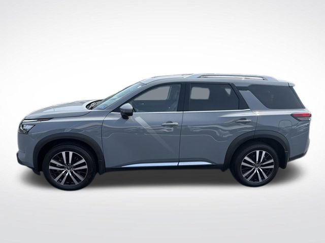 Used 2025 Nissan Pathfinder Platinum AWD/4WD image 3