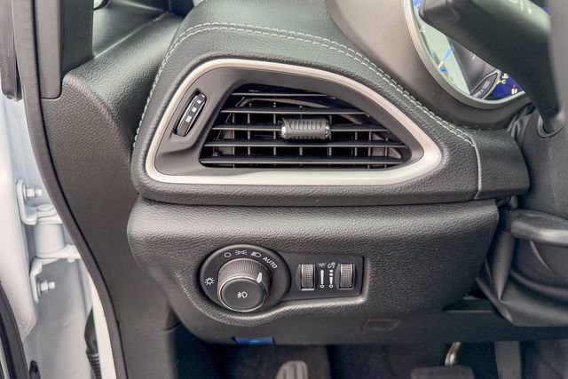 New 2026 Chrysler Pacifica Select image 18