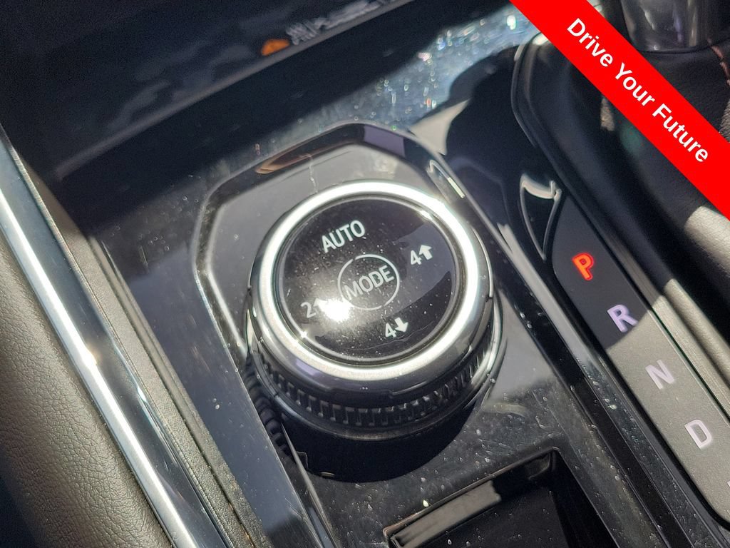 Used 2023 GMC Canyon AT4 w/ AT4 Premium Package AWD/4WD image 14