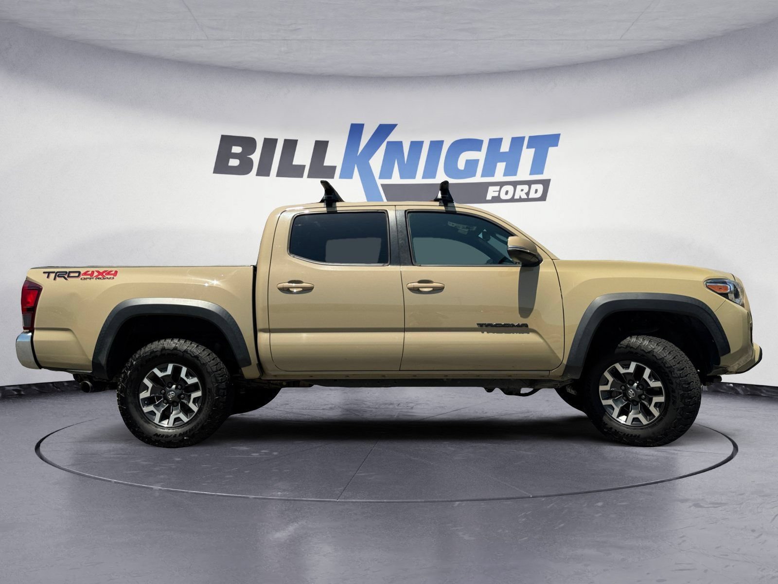 Used 2019 Toyota Tacoma TRD Off-Road AWD/4WD image 6