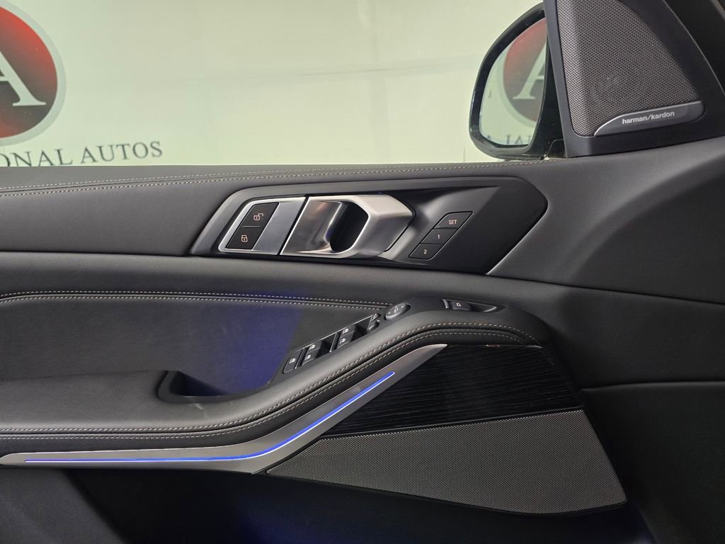 New 2026 BMW X5 xDrive40i w/ M Sport Package AWD/4WD image 14