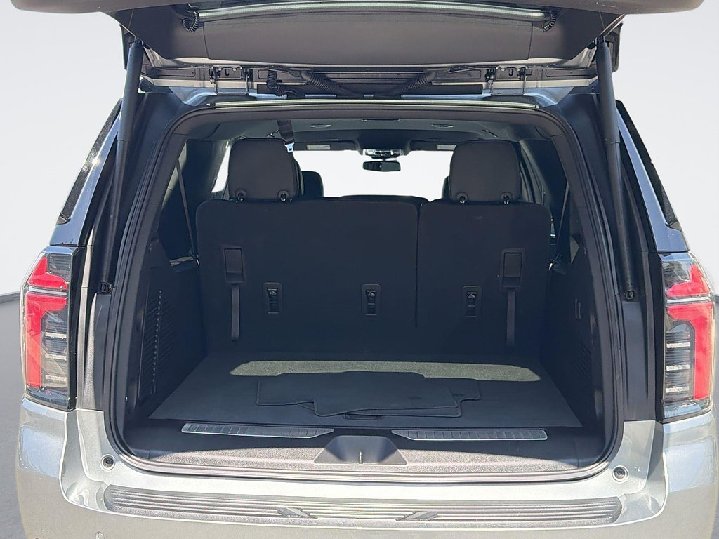 Used 2026 Chevrolet Suburban RST RWD image 27