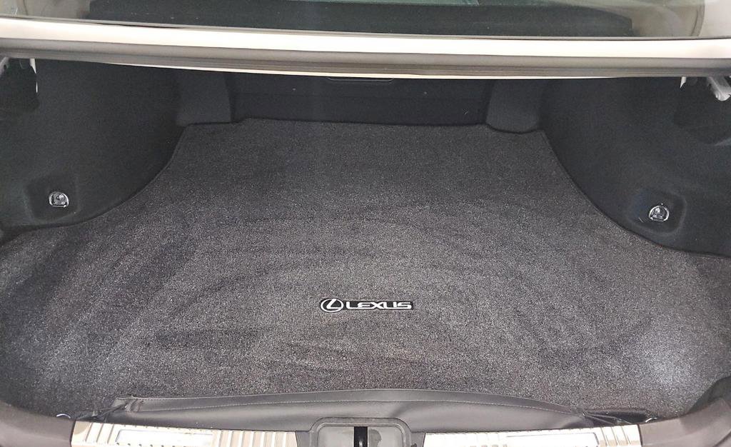 Used 2022 Lexus ES 350 Ultra Luxury w/ Accessory Package 2 image 17