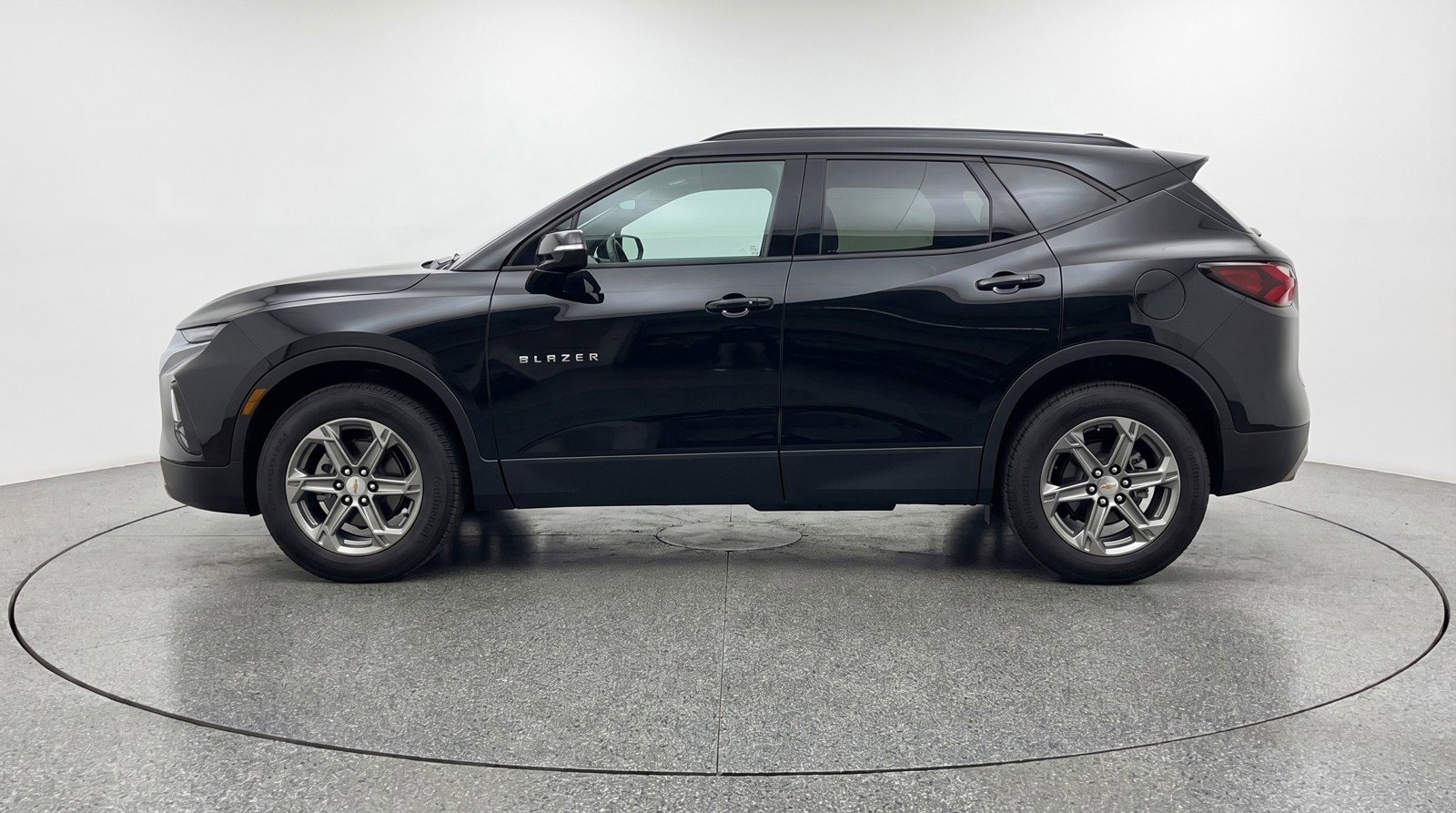 Used 2025 Chevrolet Blazer LT FWD image 5