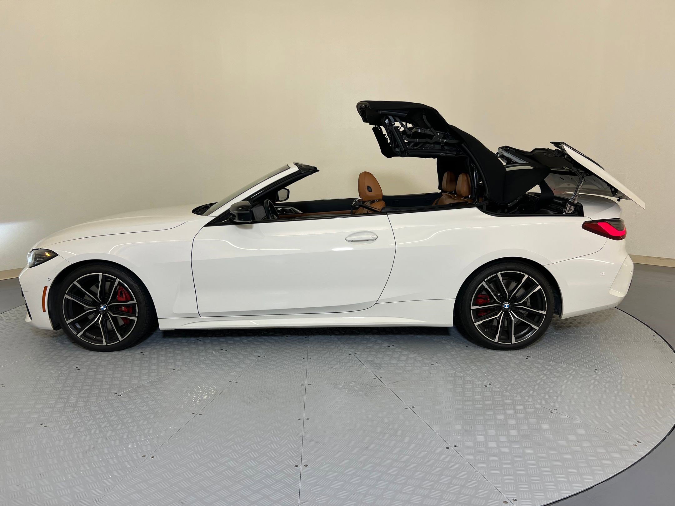 Used 2023 BMW 430i Convertible w/ M Sport Package image 36