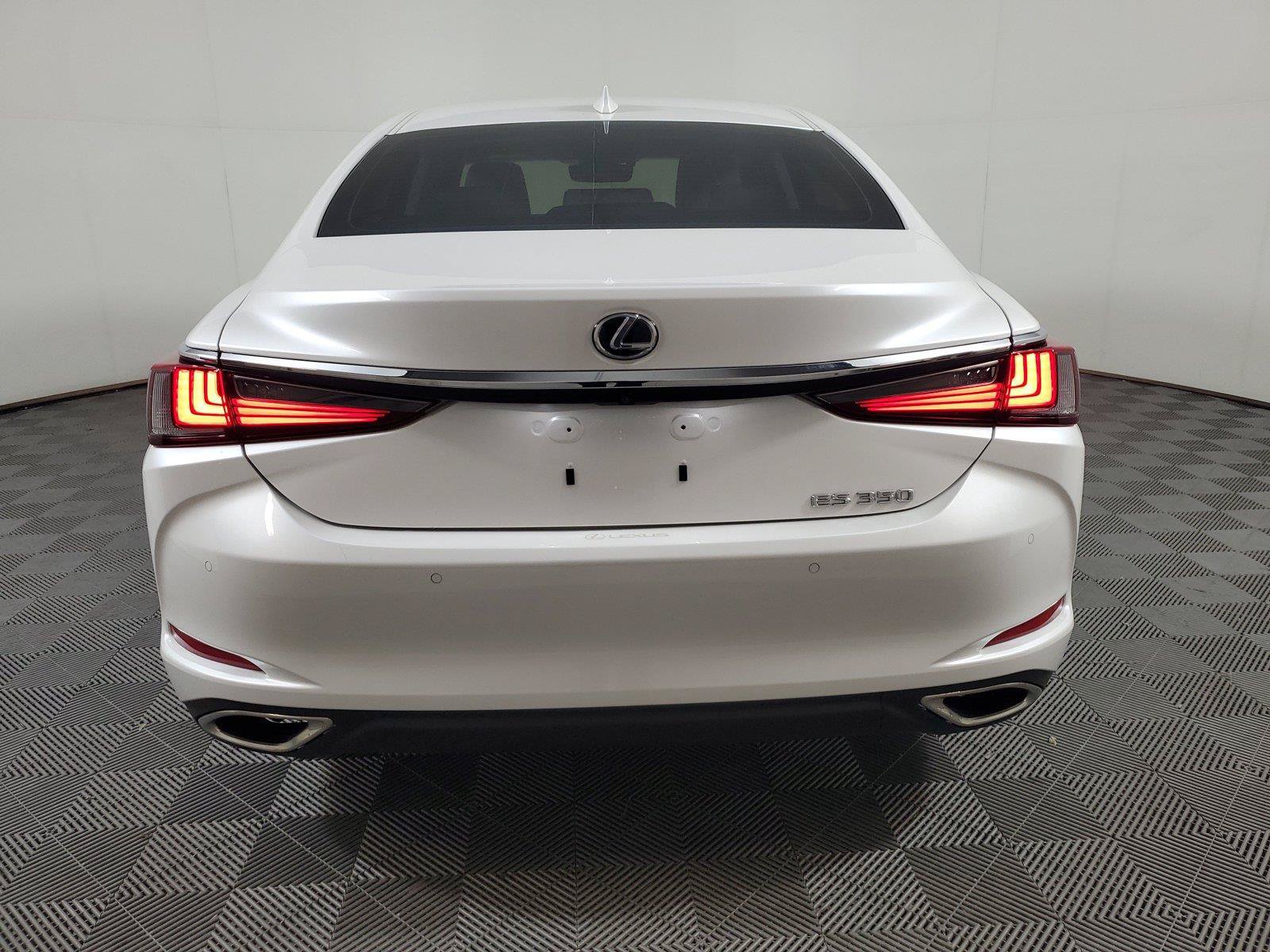 Used 2024 Lexus ES 350 w/ Premium Package FWD image 5