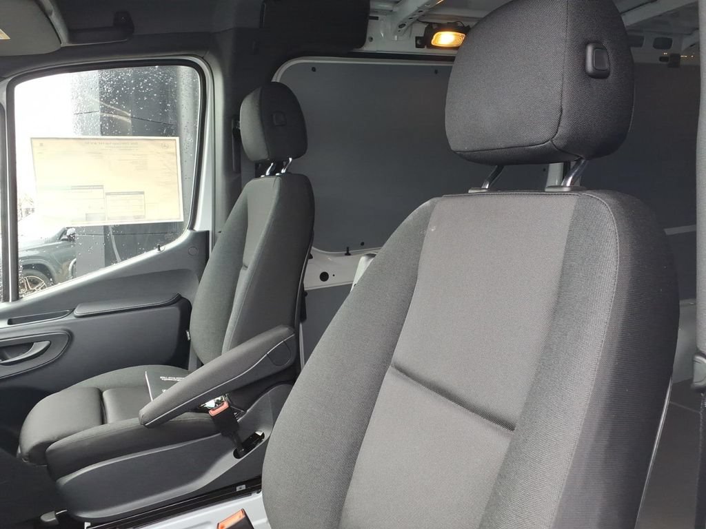 Used 2026 Mercedes-Benz Sprinter 2500 image 13