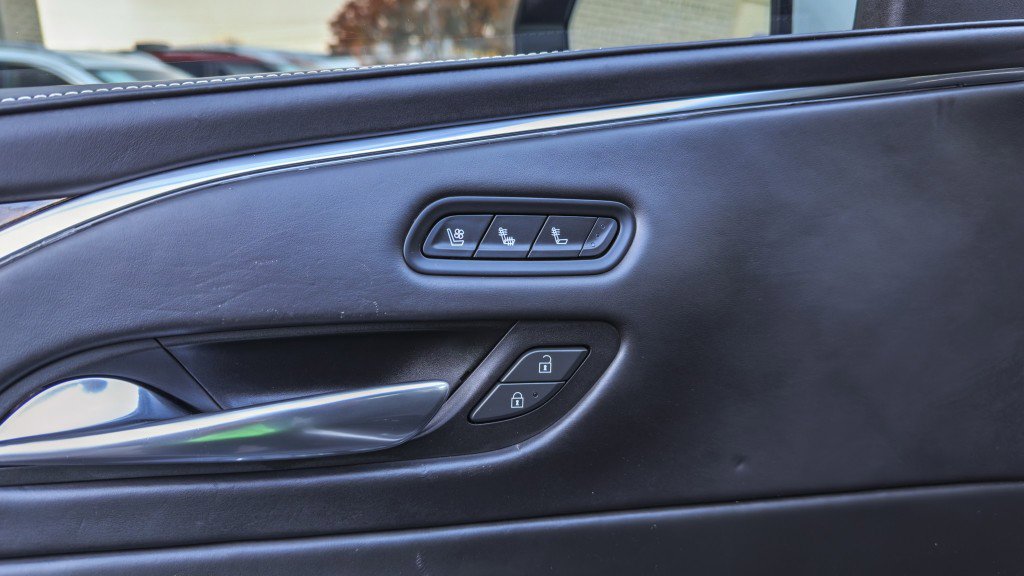 Used 2022 Cadillac Escalade ESV Sport Platinum w/ Heavy-Duty Trailer Package image 39