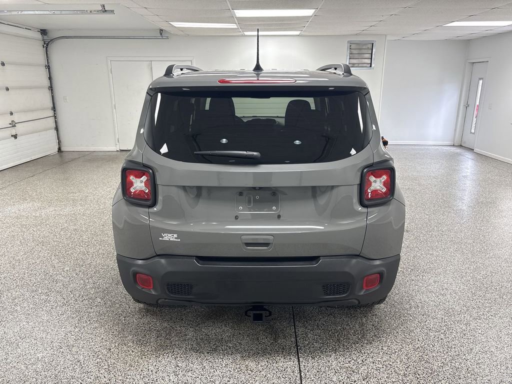 Used 2019 Jeep Renegade Latitude w/ Cold Weather Group image 7
