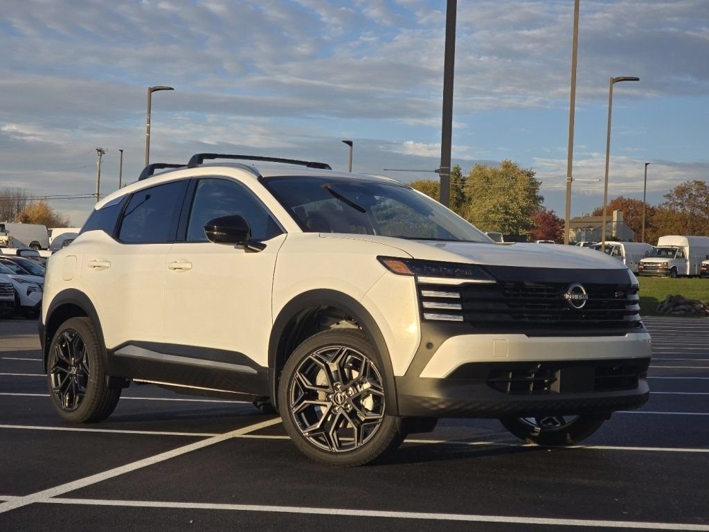 New 2026 Nissan Kicks SR w/ Cold Weather Package AWD/4WD image 1
