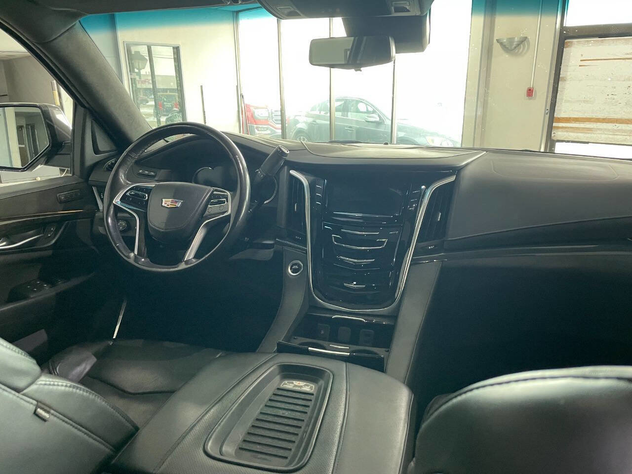 Used 2018 Cadillac Escalade ESV Platinum image 33