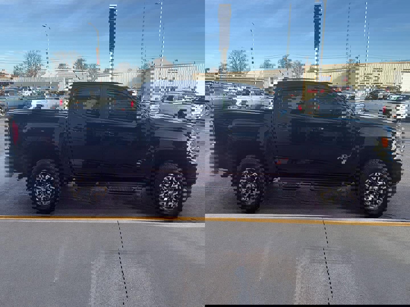 Used 2021 GMC Canyon AT4 w/ Driver Alert Package image 6