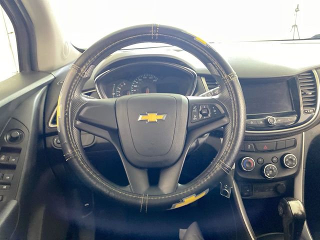Used 2021 Chevrolet Trax LS AWD/4WD image 34