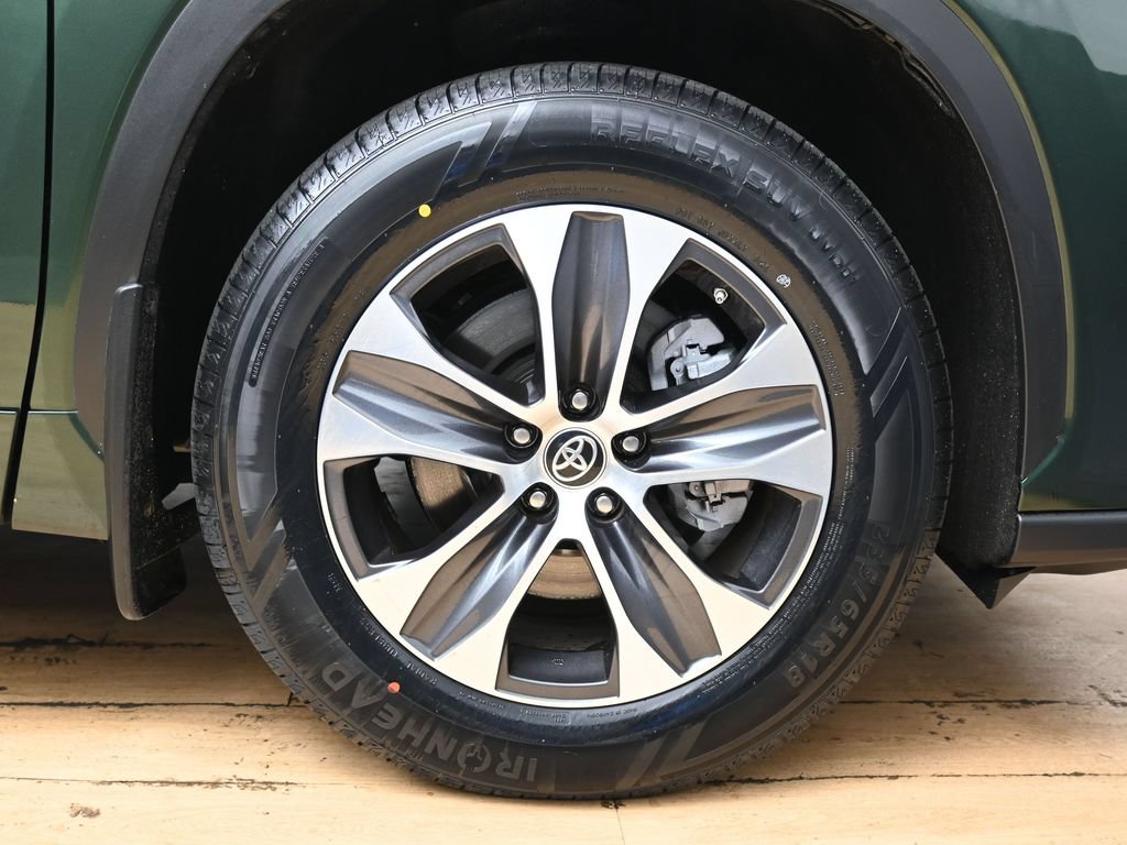 Used 2023 Toyota Highlander XLE AWD/4WD image 15