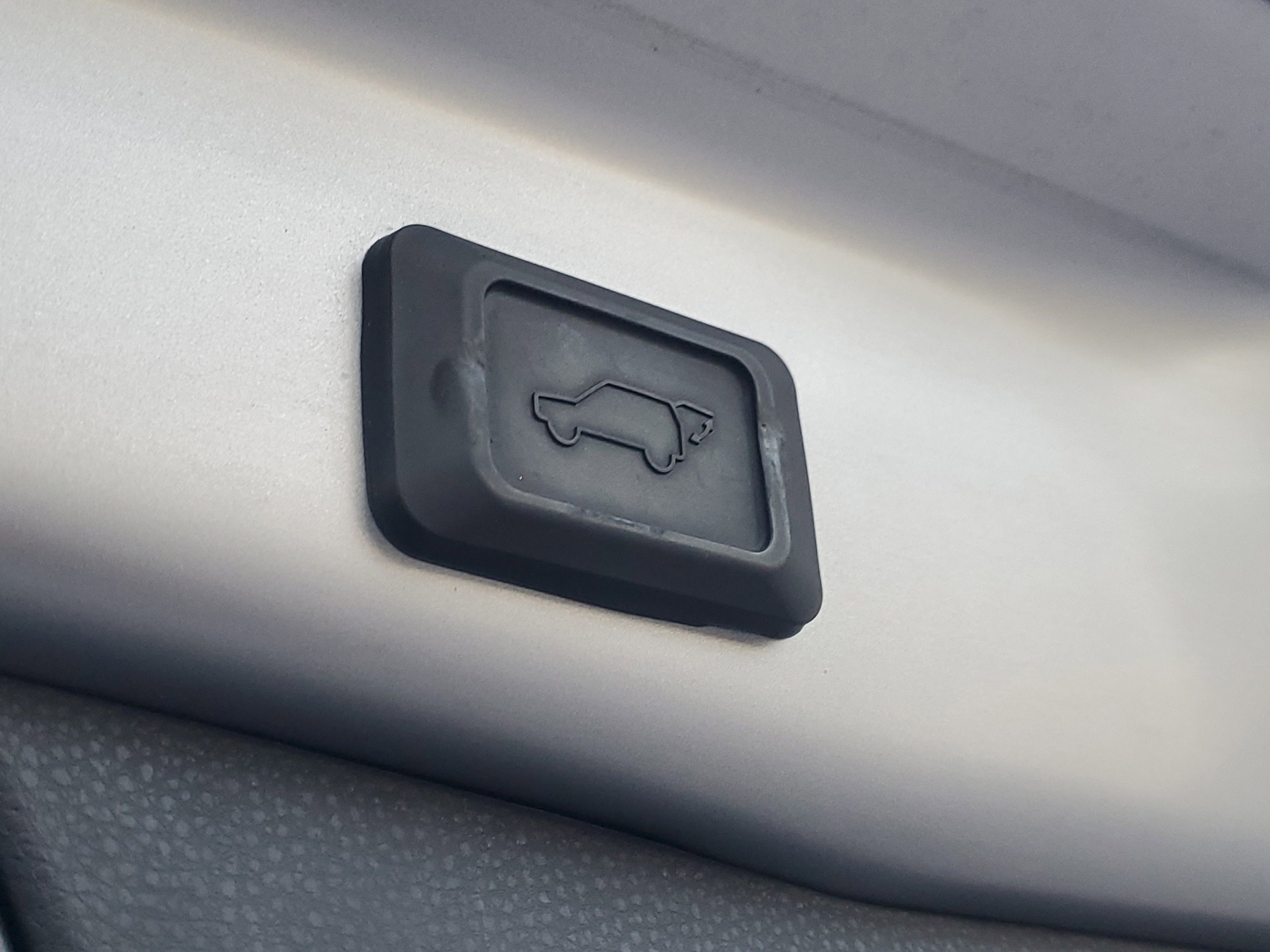 Used 2023 Toyota RAV4 XSE image 10