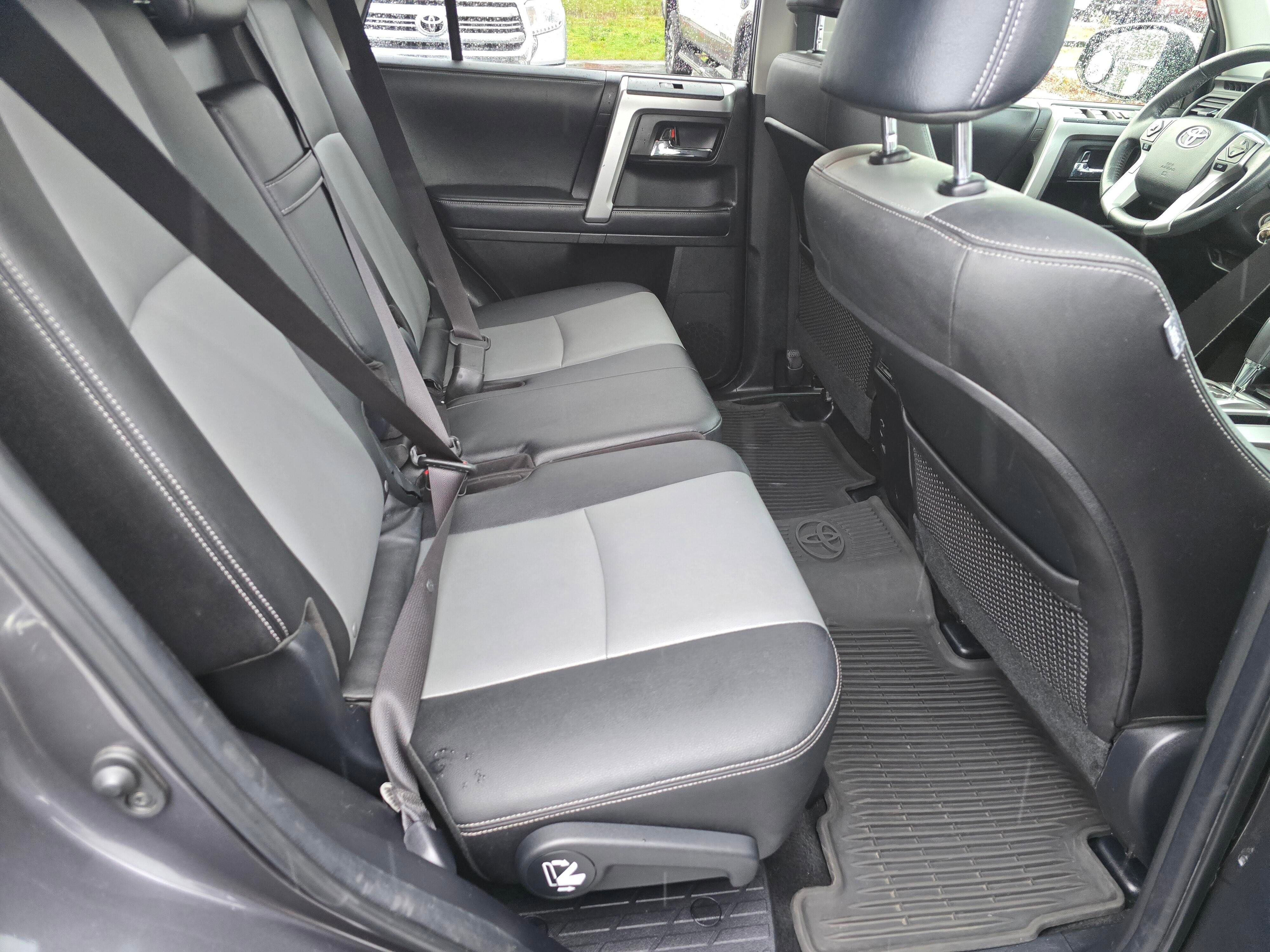 Used 2017 Toyota 4Runner SR5 Premium image 33