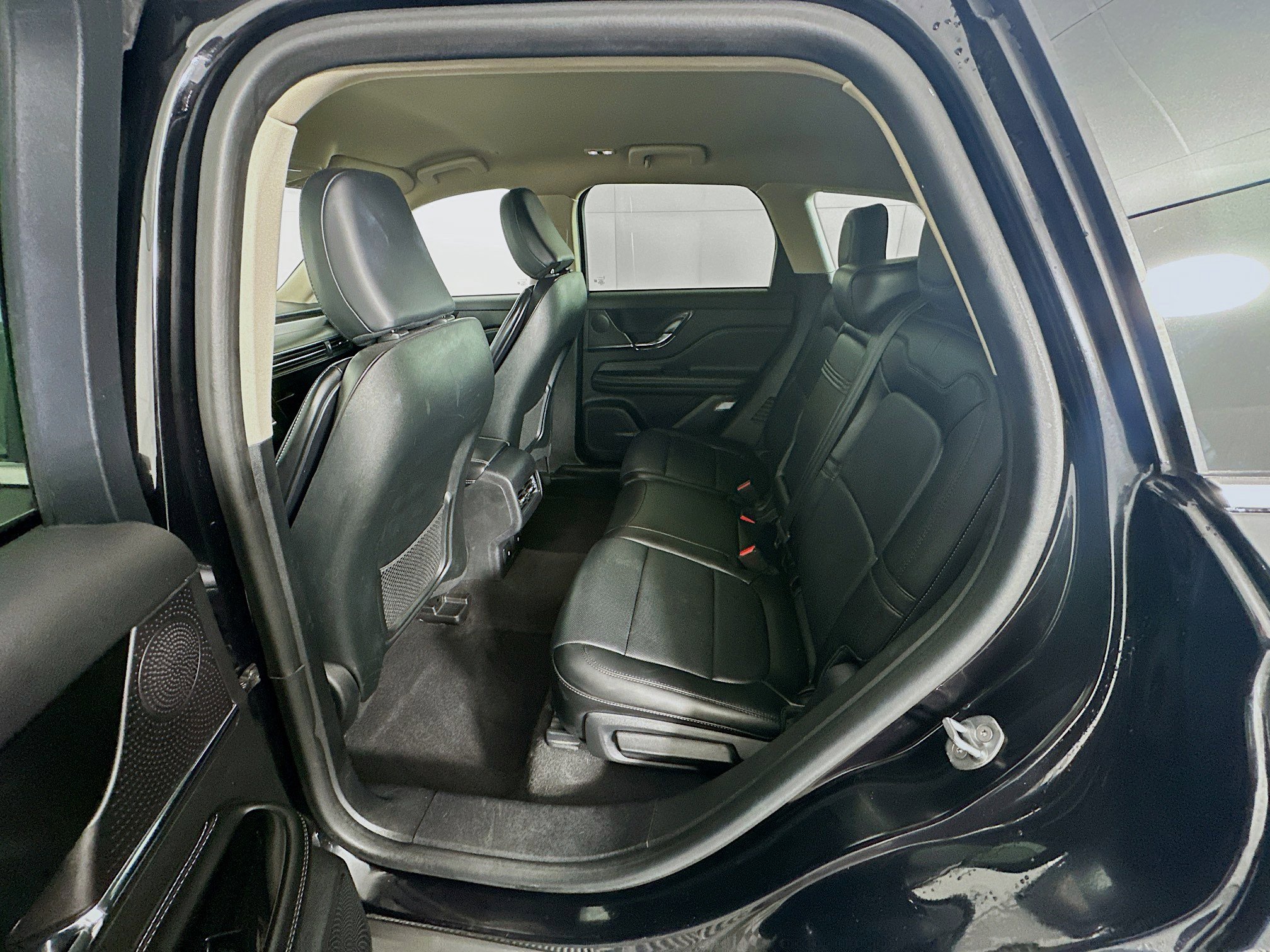 Used 2024 Lincoln Corsair Reserve w/ Equipment Group 201A image 29