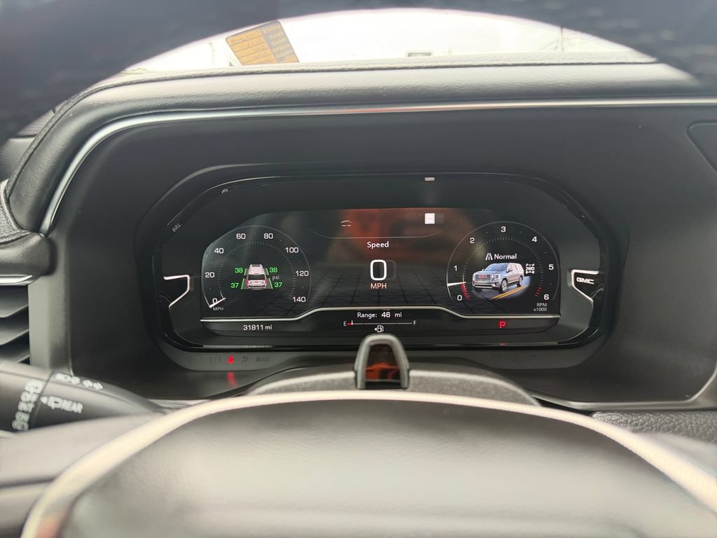 Used 2023 GMC Yukon Denali w/ Advanced Technology Package AWD/4WD image 18