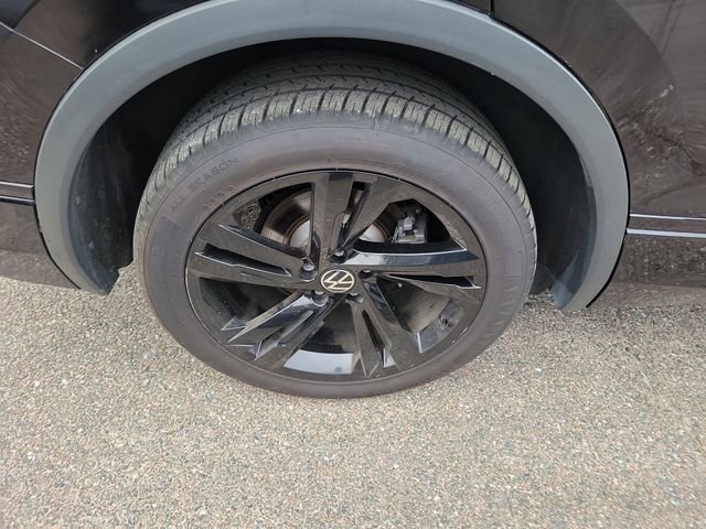 Used 2023 Volkswagen Tiguan SE R-Line image 7