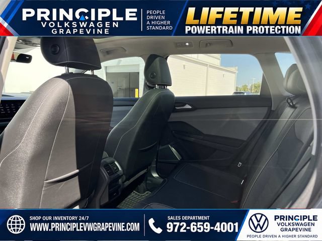 Used 2023 Volkswagen Taos SE w/ Panoramic Sunroof Package FWD image 23