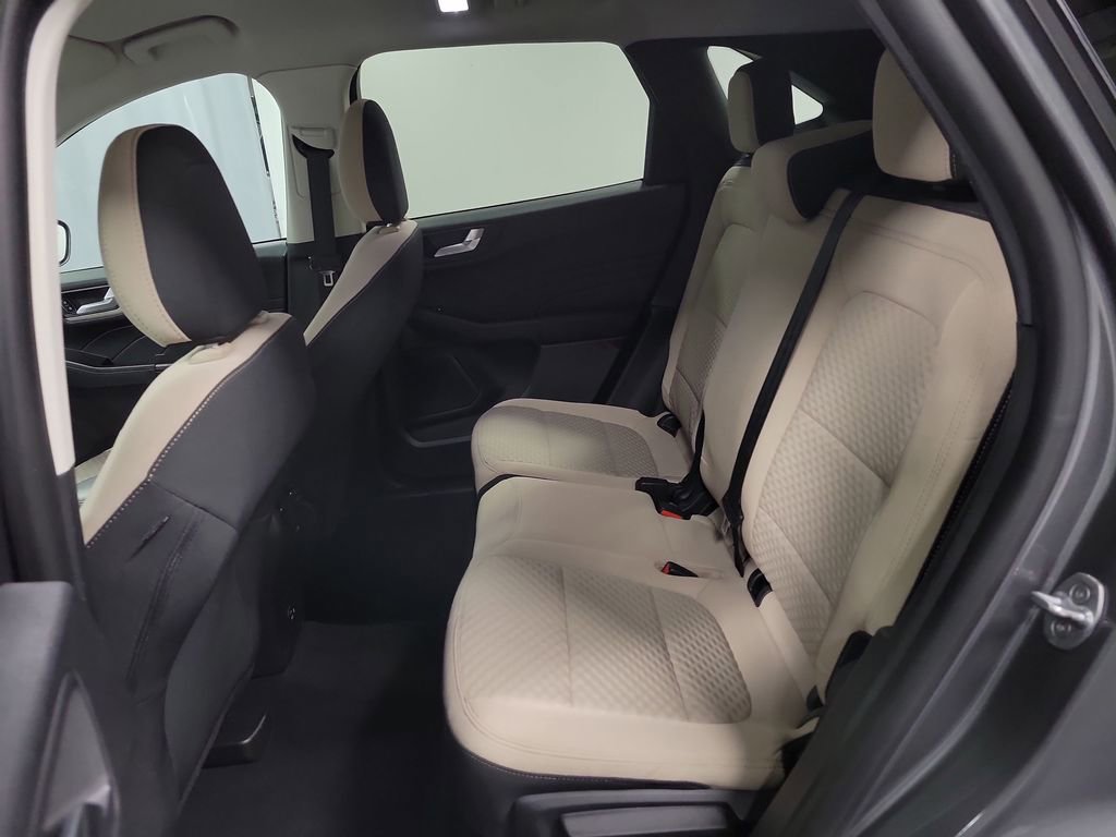 Used 2021 Ford Escape SE image 22