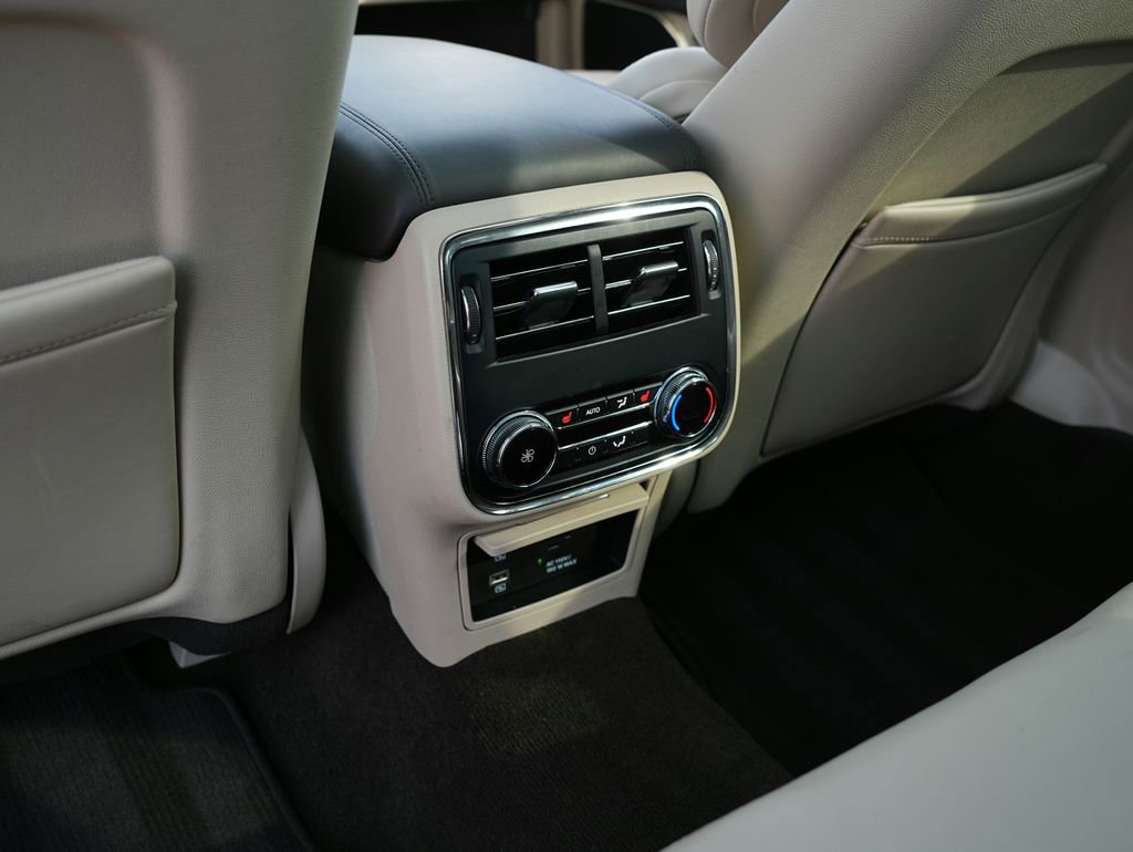 Used 2019 Lincoln Continental Reserve image 29